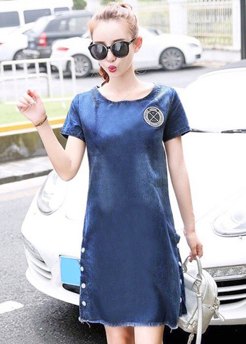 ĐẦM JEAN SUÔNG PHOM A CỔ TRÒN ĐÍNH LOGO
